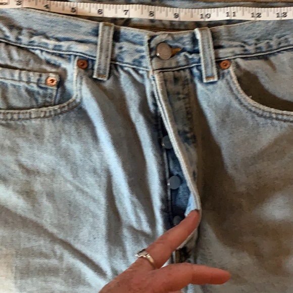 Levi 501 button fly Jean shorts - Picture 5 of 5